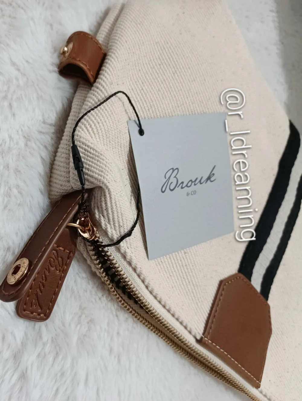 Brouk and Co Original Cream Toiletry Bag NWT